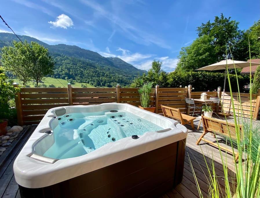 Androsace Appartement Dans Chalet Bois Avec Jacuzzi Privatif Terrasse Et Vue Montagne Les Villards-sur-Thones Bagian luar foto