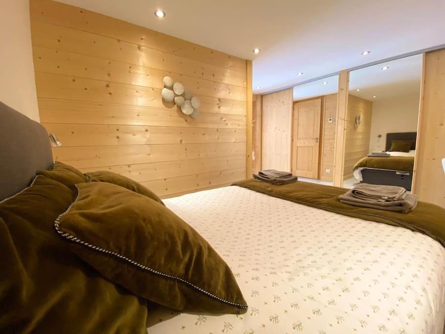 Androsace Appartement Dans Chalet Bois Avec Jacuzzi Privatif Terrasse Et Vue Montagne Les Villards-sur-Thones Bagian luar foto